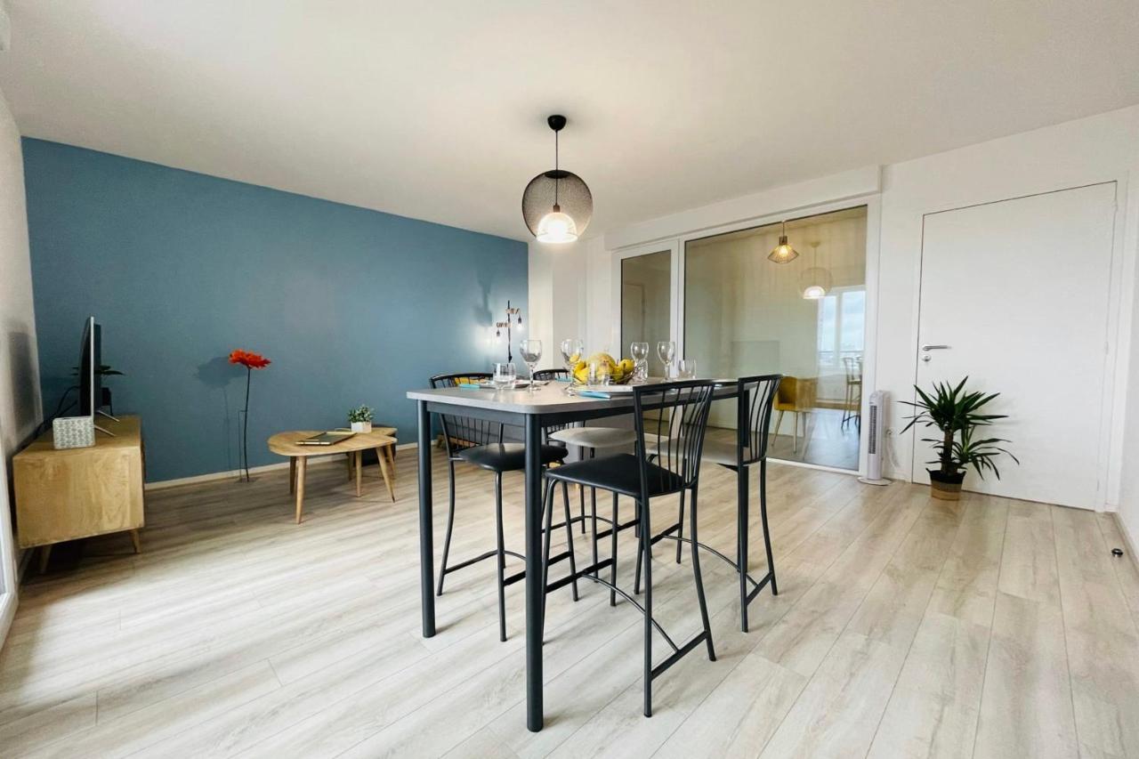Bright Apartment In A New Building With Garage Tours Eksteriør billede