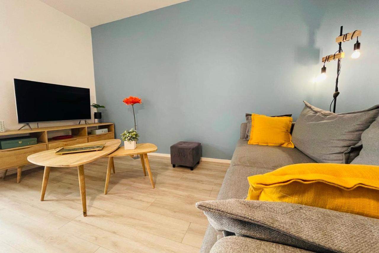 Bright Apartment In A New Building With Garage Tours Eksteriør billede