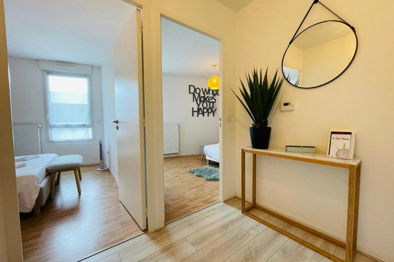Bright Apartment In A New Building With Garage Tours Eksteriør billede