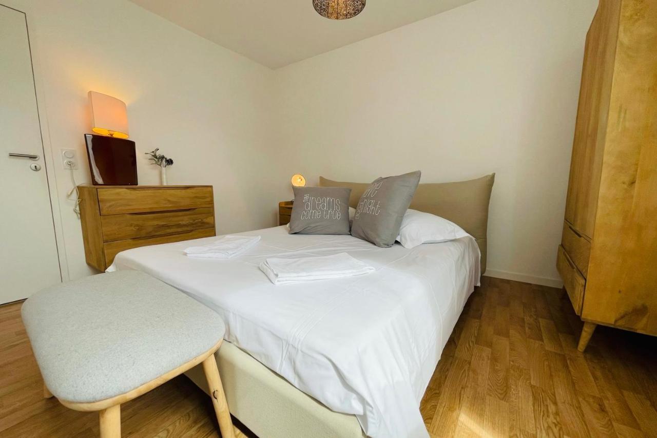 Bright Apartment In A New Building With Garage Tours Eksteriør billede