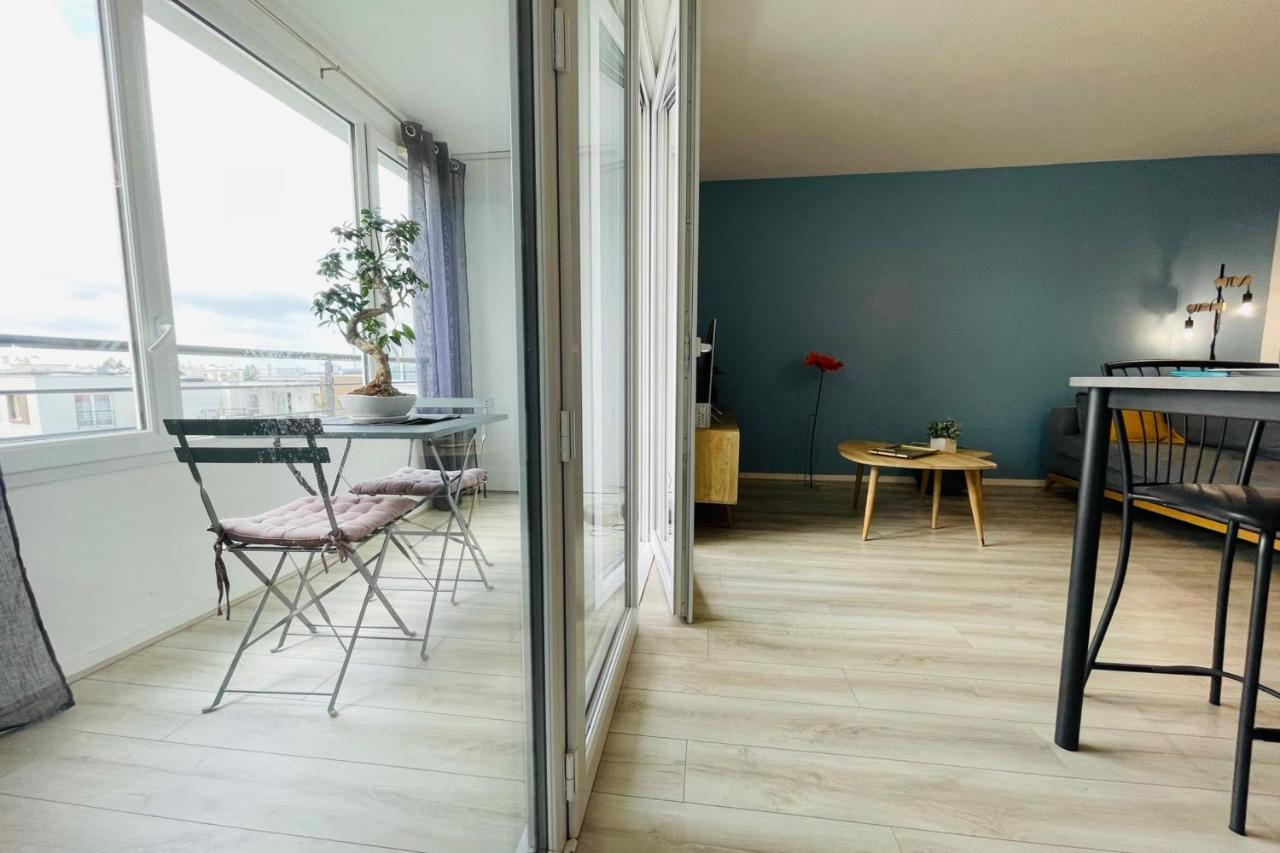 Bright Apartment In A New Building With Garage Tours Eksteriør billede