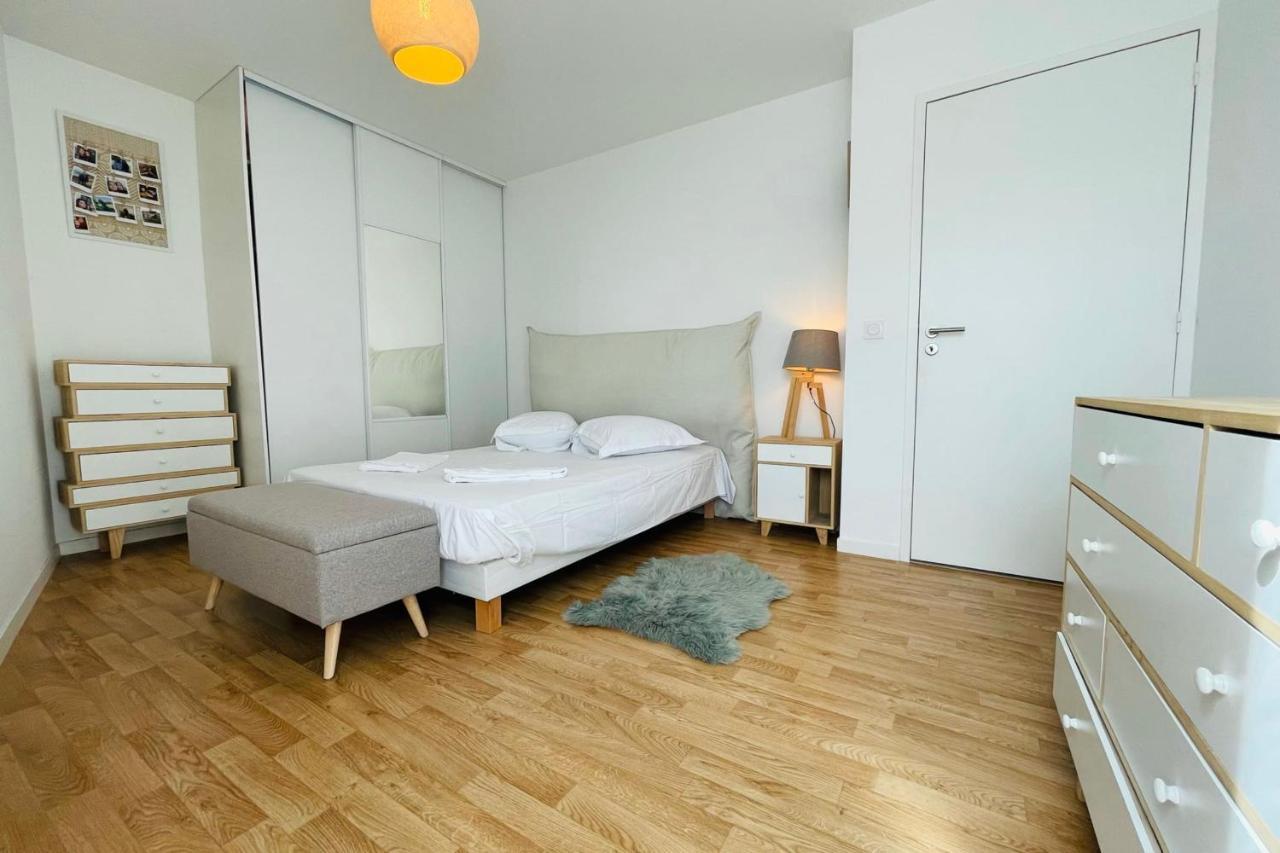 Bright Apartment In A New Building With Garage Tours Eksteriør billede