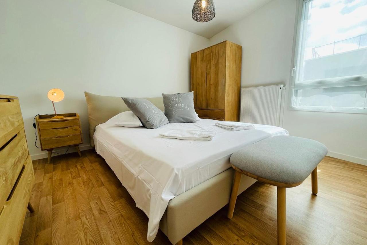 Bright Apartment In A New Building With Garage Tours Eksteriør billede