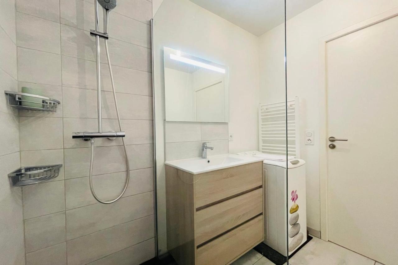 Bright Apartment In A New Building With Garage Tours Eksteriør billede